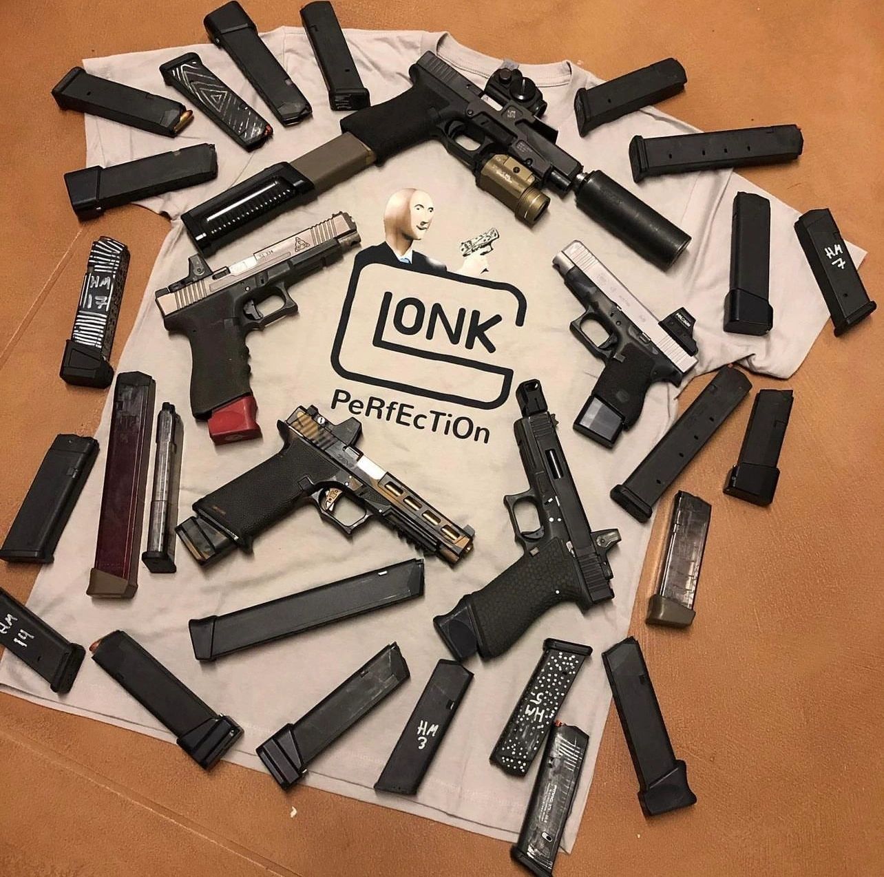GLONK TEE