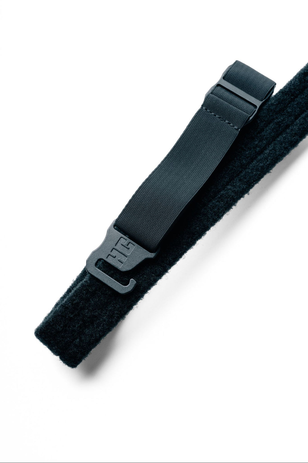 AYCHE BLEM CONSTANTINE concealed velcro belt worn around waist, showcasing adjustable design and durable fabric.