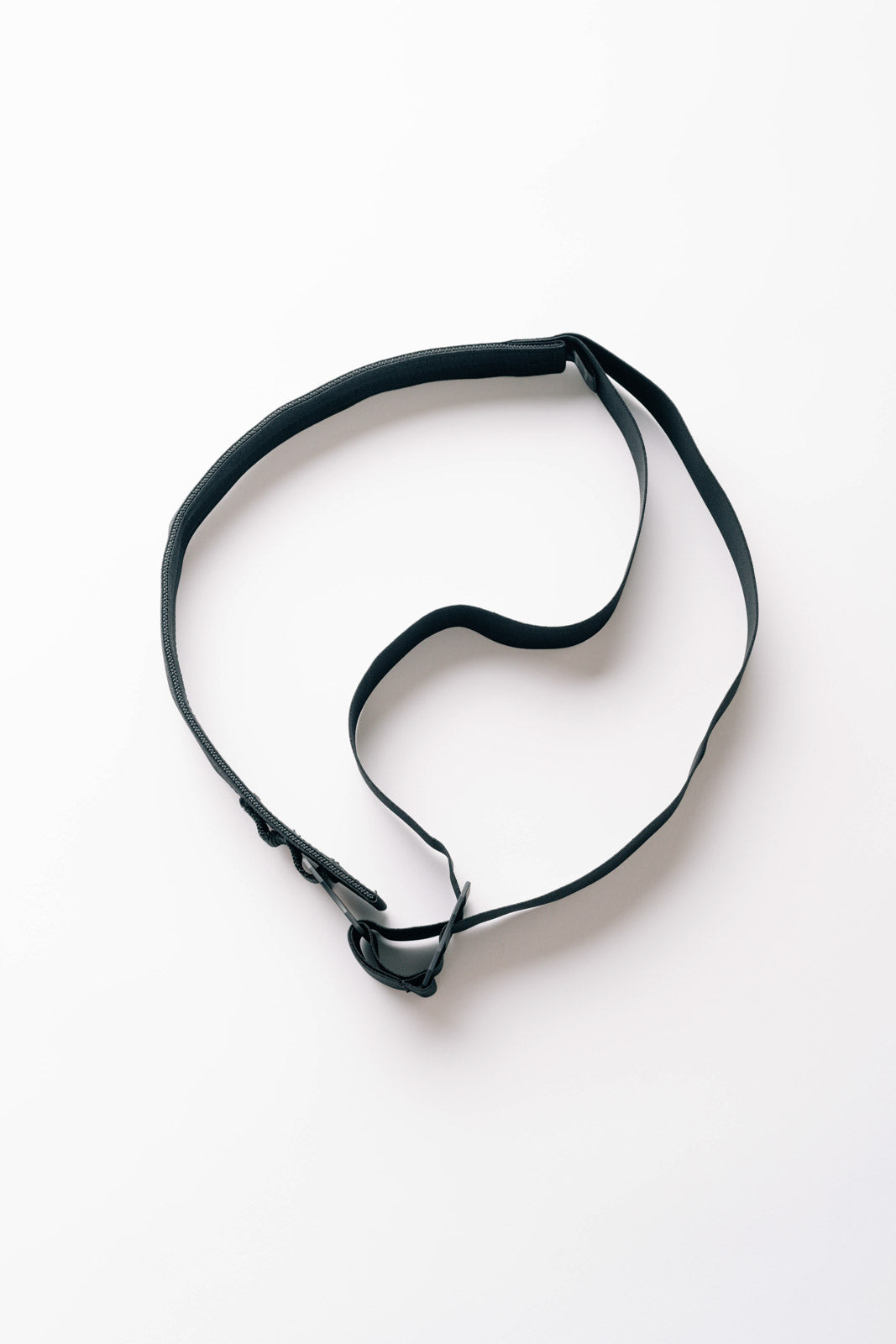AYCHE Constantine Carry Belt™ in black leather, featuring adjustable strap and sleek design for everyday wear.