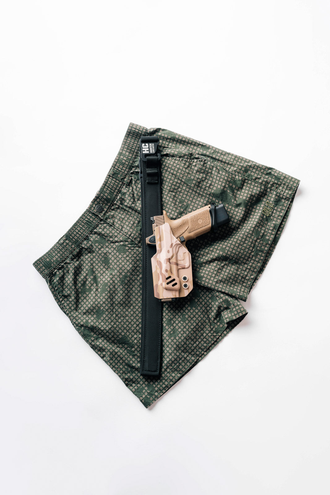 AYCHE Constantine Carry Belt™ in black leather with adjustable strap and metal buckle, designed for stylish, functional apparel.